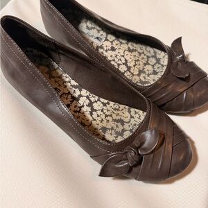 Elegant Brown Women's Flats